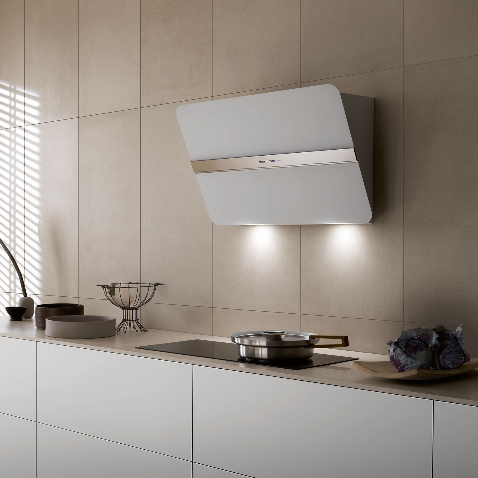 Sieninis gartraukis FLIPPER 55cm, 800m3/h, LED 2x1,2W, baltas