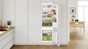 Bosch KIV87NSE0 įmontuojamas šaldytuvas-šaldiklis