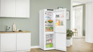 Bosch Serija 4 Laisvai statomas šaldytuvas-šaldiklis su šaldiklio skyriumi apačioje 186 x 60 cm Baltas, Total No Frost