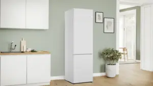 Bosch Serija 4 Laisvai statomas šaldytuvas-šaldiklis su šaldiklio skyriumi apačioje 203 x 60 cm Baltas, Total No Frost