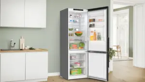 Bosch Serija 4 Laisvai statomas šaldytuvas-šaldiklis su šaldiklio skyriumi apačioje 203 x 70 cm Juodas šlifuotas plienas, atsparus pirštų atspaudams