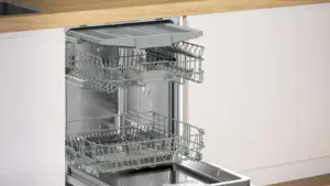 Bosch Serija 4 Visiškai integruota indaplovė 60 cm