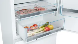Bosch Serija 6 Laisvai statomas šaldytuvas-šaldiklis su šaldiklio skyriumi apačioje 201 x 70 cm Baltas